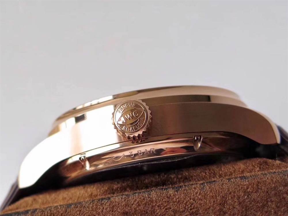 ZF廠復刻萬變萬國葡萄牙逆跳陀飛輪多少錢